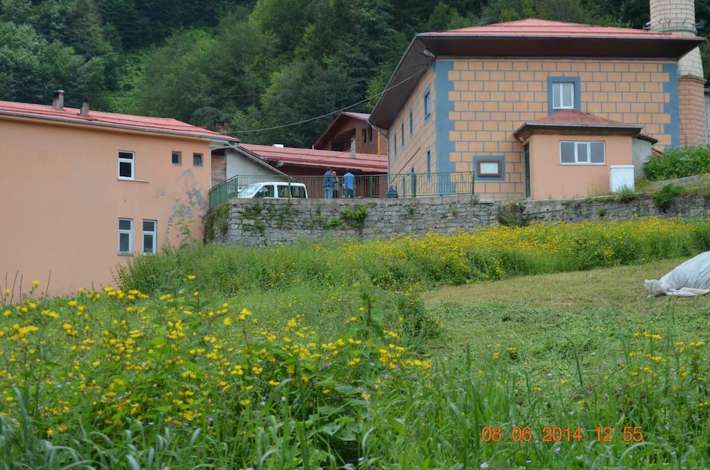 Zeren Pansiyon Kamalac Luaran gambar